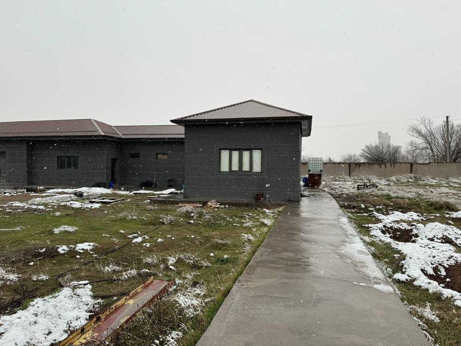 Продаётся 4 га производственная база.