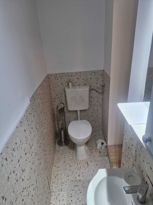 Chirie Ap 1 camera la casa