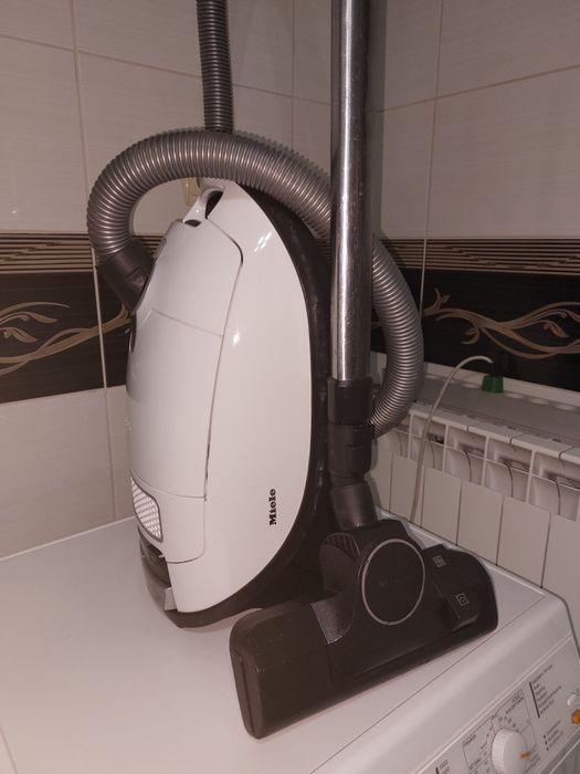 Прахосмукачка Miele S8340 EcoLine