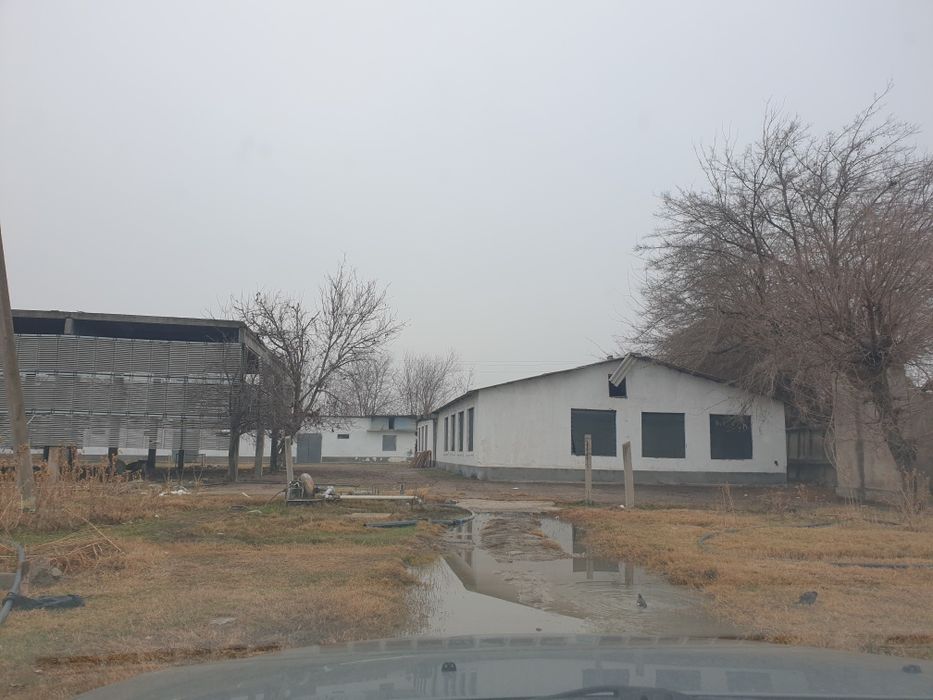 Нурафшон шахар марказида 25 сотих ва 6 сотихли (участка)лар сотилади.