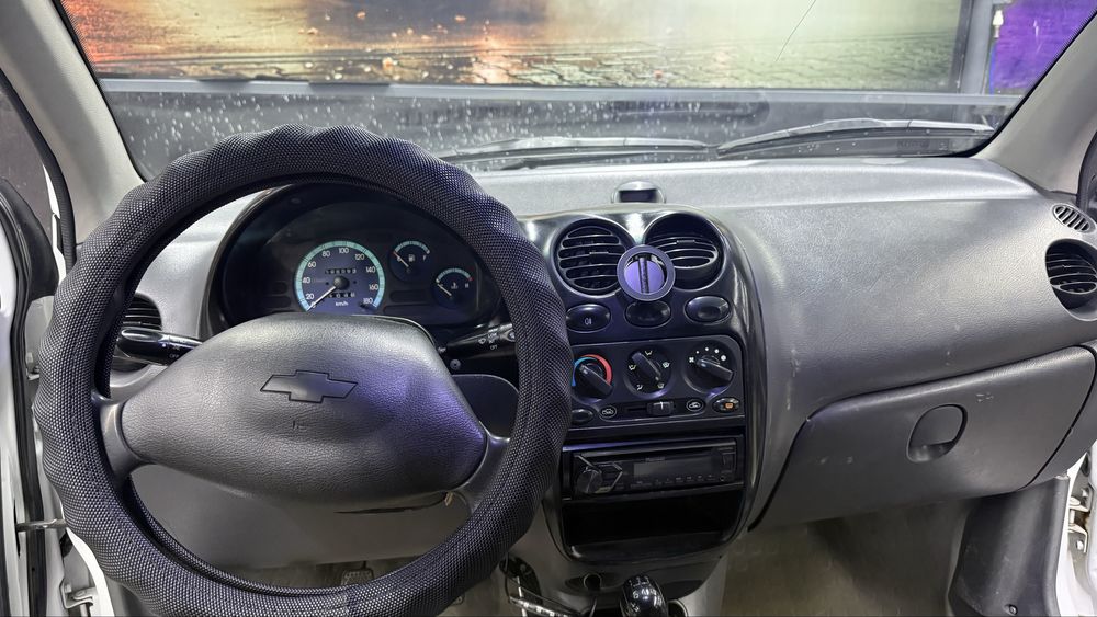 Матиз срочно сотилади 2 та детальда краска бор