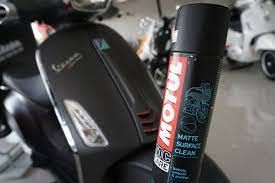 Мото спрей за почистване на матови покрития MOTUL мотор мотокрос ATV