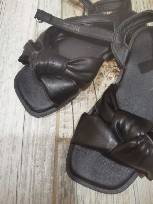 Черни сандали за момиченце