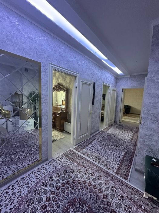 Квартира сотилади- 3 хона, 3 этаж, 106 кв.