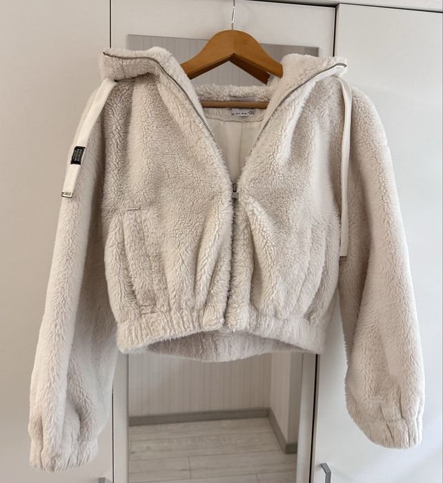 Яке Bershka - S размер