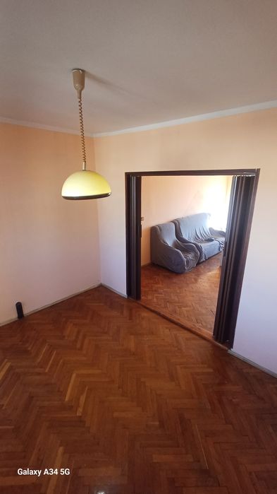 Дава се под наем многостаен апартамент в Кърджали