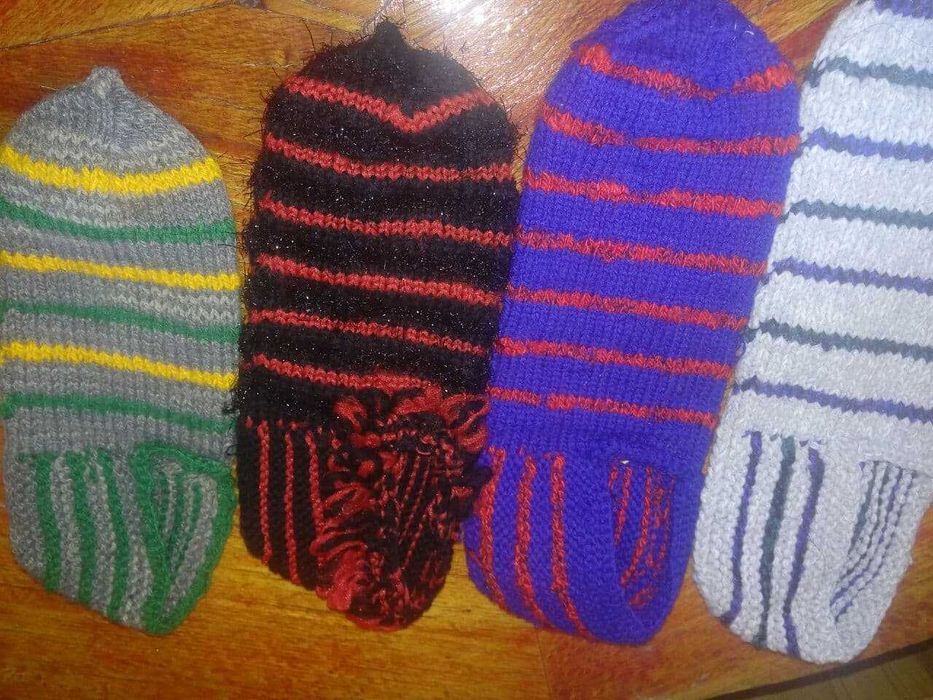 Вяжу носки,тапочки,гетры на заказ для магазинов,ищу рынок сбыта