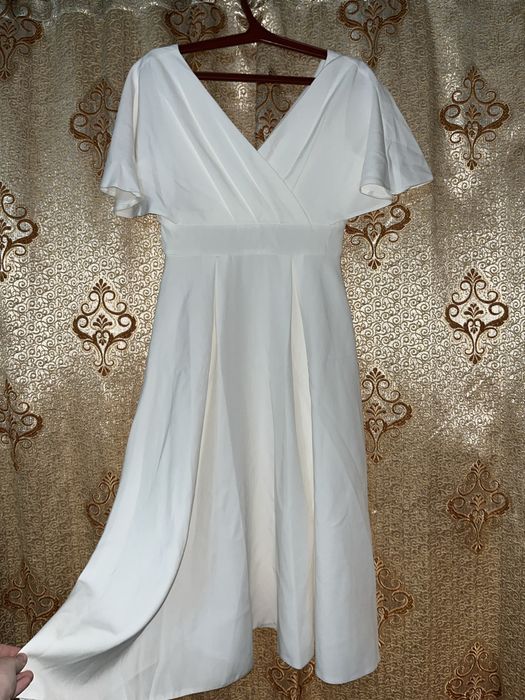 Продам белое платье