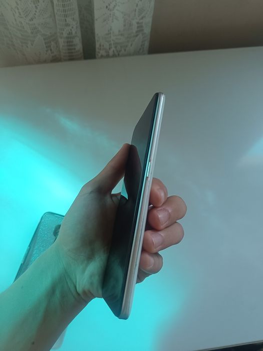 Рабочий Oppo A5 64/4gb память