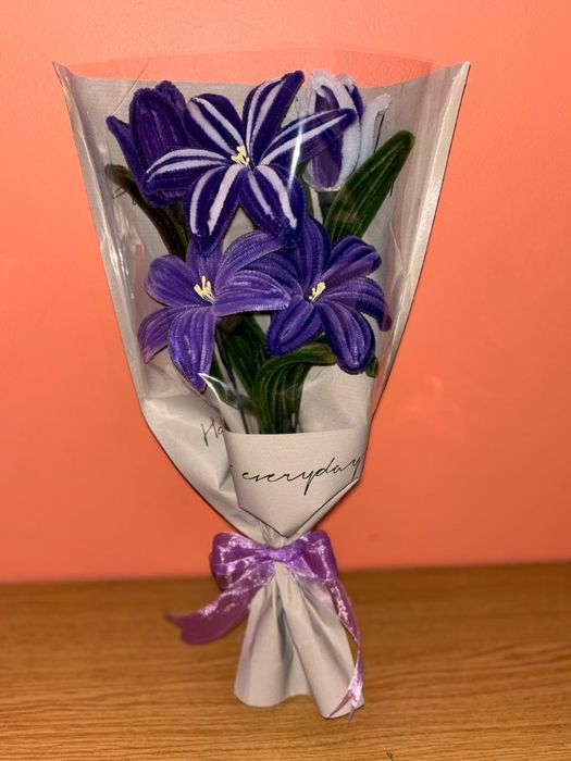 Flori din sarma plusata