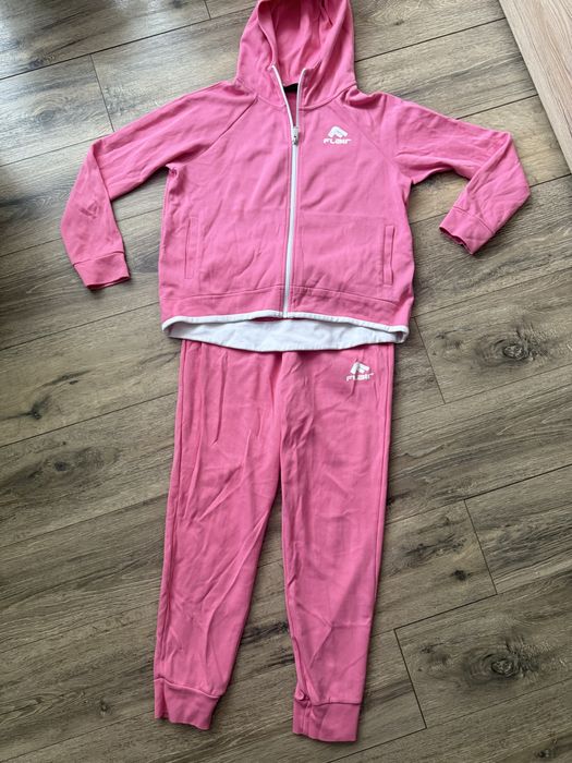 Дамски екип flair нов