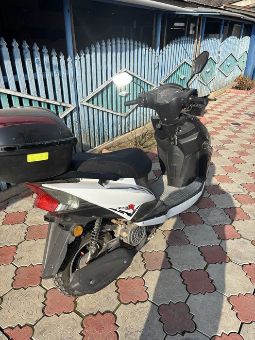 Мопед 125  кубов
