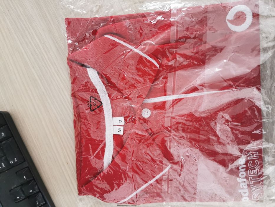 Tricou Vodafone.