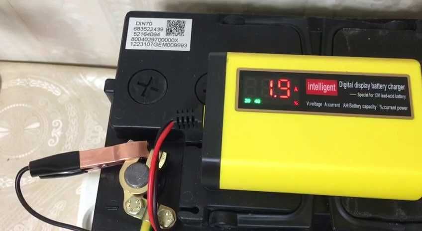 Зарядное устройство для аккумуляторов,мотоциклов,автомобилей.