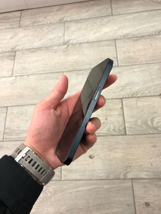 Продам Айфон 13 128гб