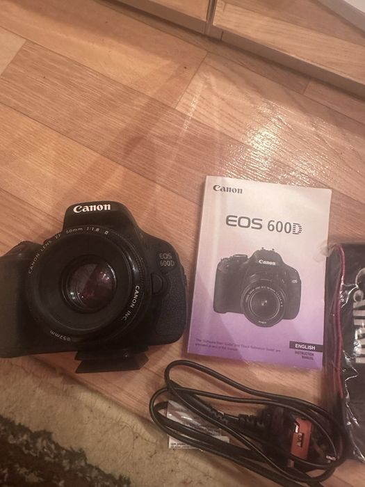 Продам Canon EOS 600D Фотоаппарат