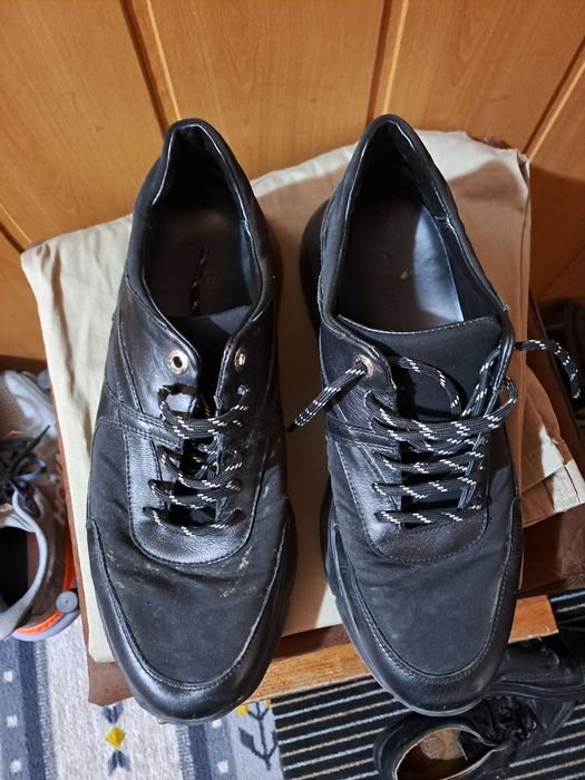 Vand adidasi diferite marci JOMA, HUGO BOSS, VIVO, ADIDAS, BIAGGIO