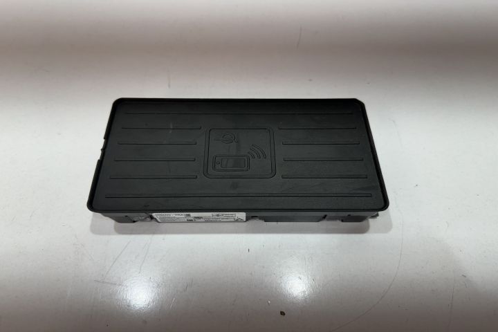 Incarcator wireless 81A035502 Seat Arona 1 Crossover 1.0 (115 hp) MT