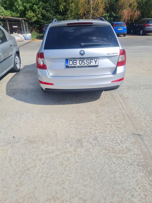 Vând skoda octavia 3