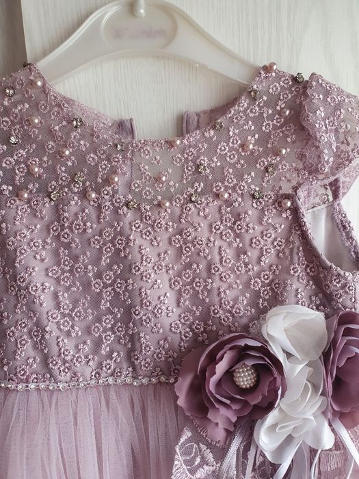 платье на праздник очень красивое