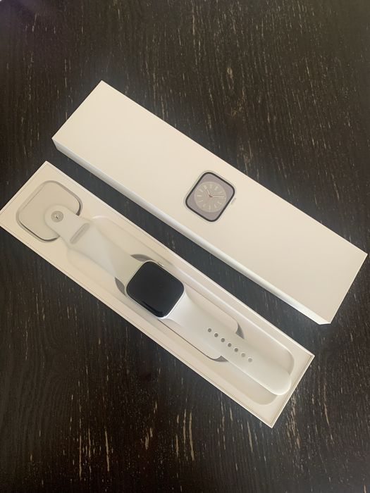 Apple Watch 8 Silver 45mm