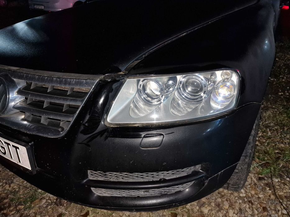 Fata completa Volkswagen Touareg 2003 2006 faruri bi-xenon capota bara