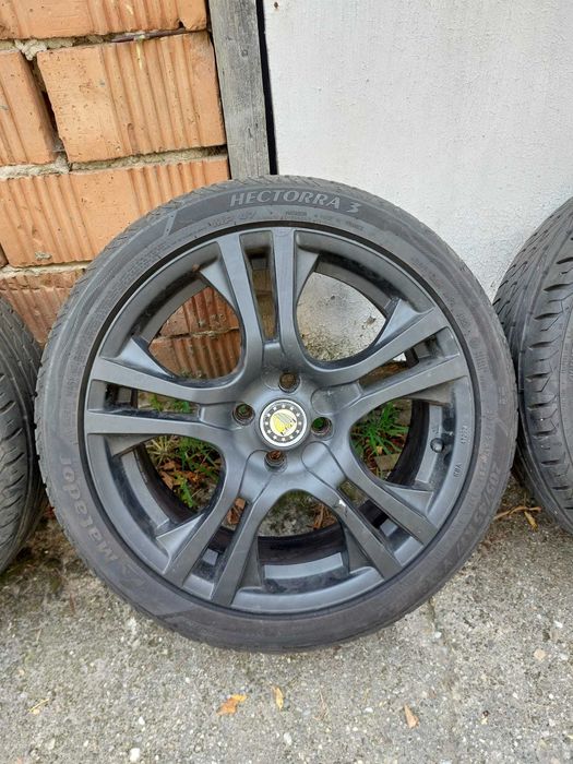 Roti jante aliaj Platin cu anvelope de vara 205/45 R17