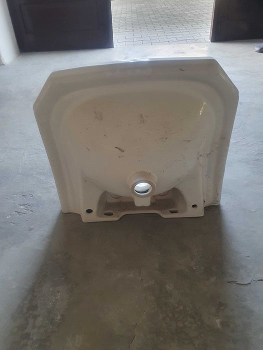 Chiuvetă de baie nouă,  culoare albă