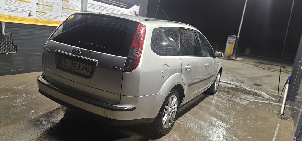 Vand ford focus 2 foarte intreținut!