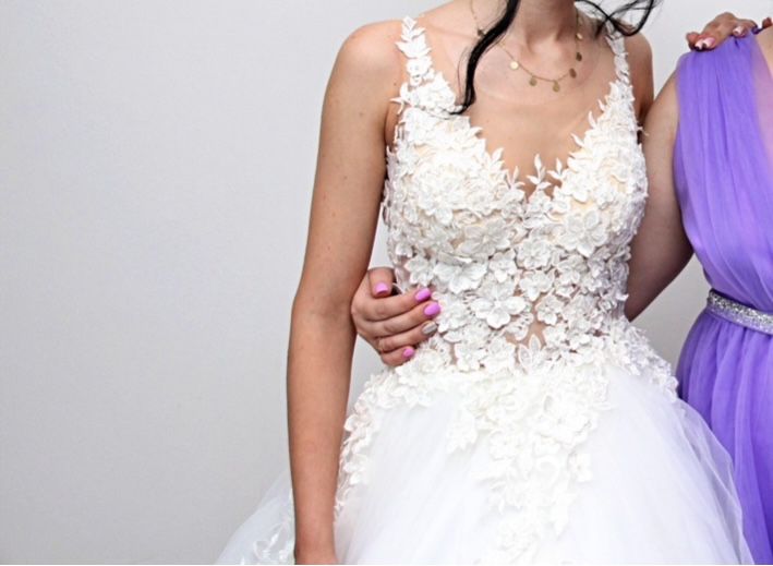 Vand rochie mireasa