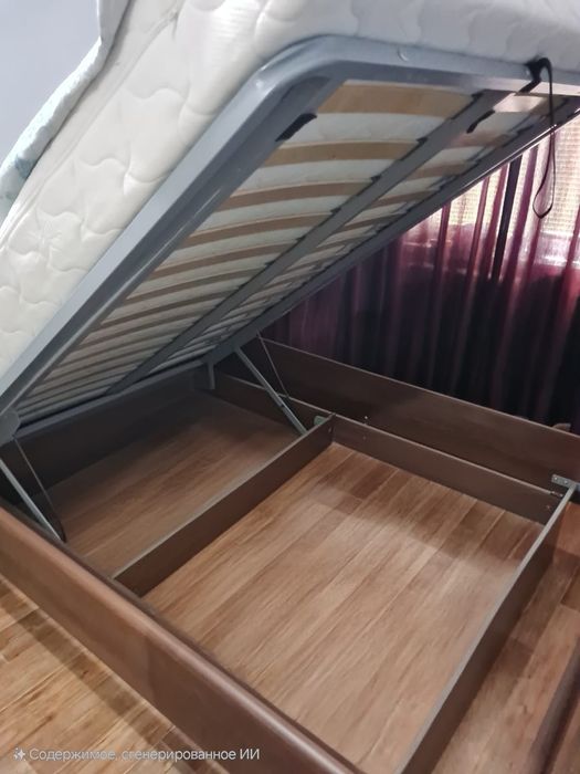 Кровать деревянная