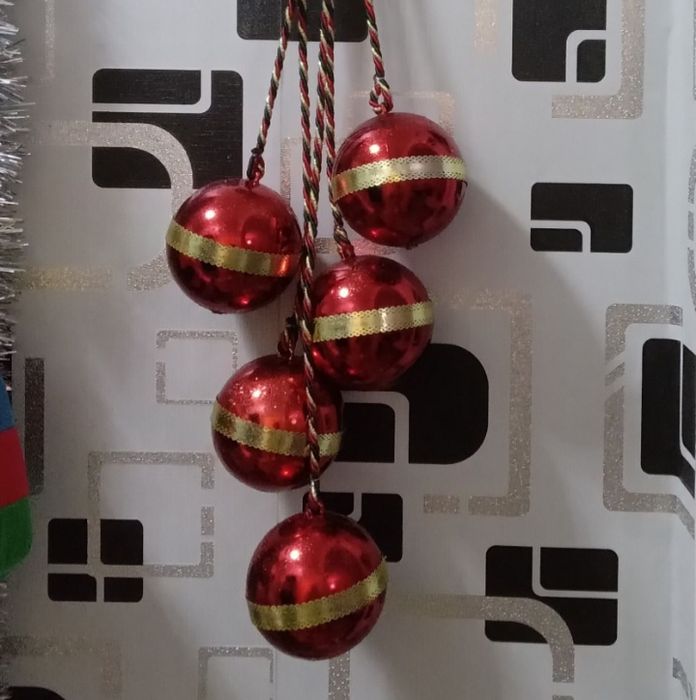 Новогодние Ёлки и  гирлянды Пушистые.