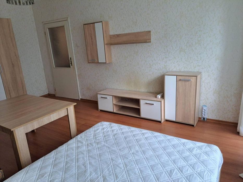 Дава се под наем Едностаен апартамент в Бургас, Изгрев - 46 кв.м за 331.5 € - Снимка #1