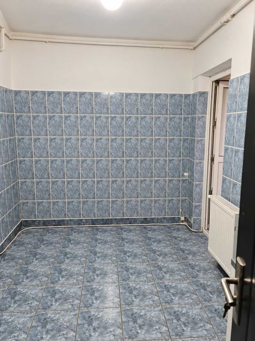 Vând apartament 3 camere decomandat, Ultracentral, Târgu Jiu