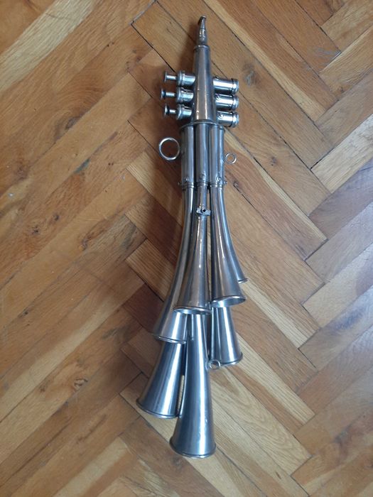 Музикален инструмент - фанфар