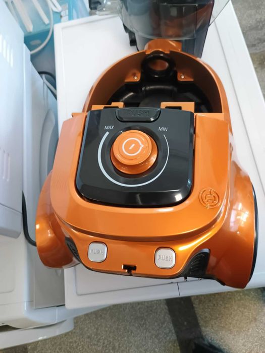 Прахосмукачка с контейнер Heinner 750 W Черна / Оранжева