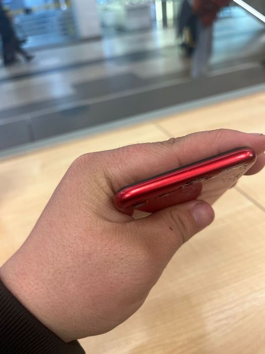 Айфон SE2020  обмен на айфон 11 + доплачу