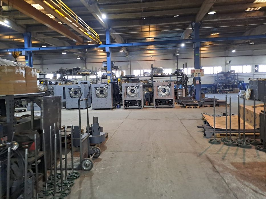 Masini industriale de spalat si uscat pilote ,paturi,etc