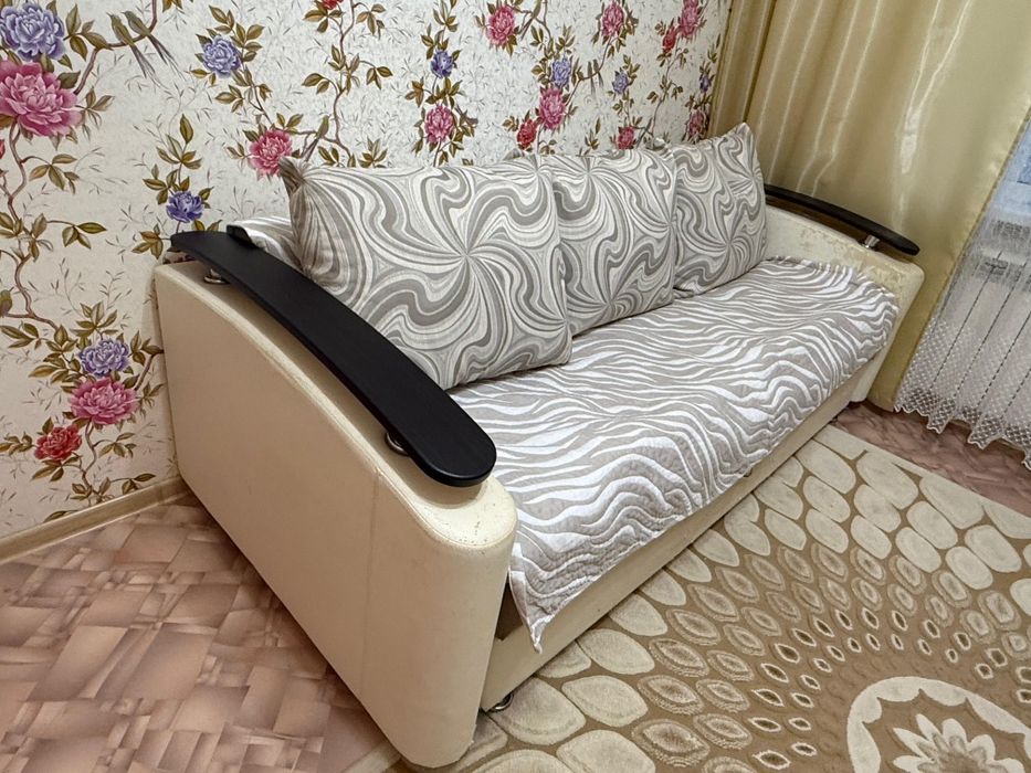 Срочно продам диван