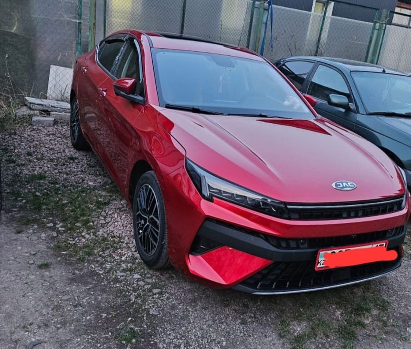Продам новую машину JAC J7+