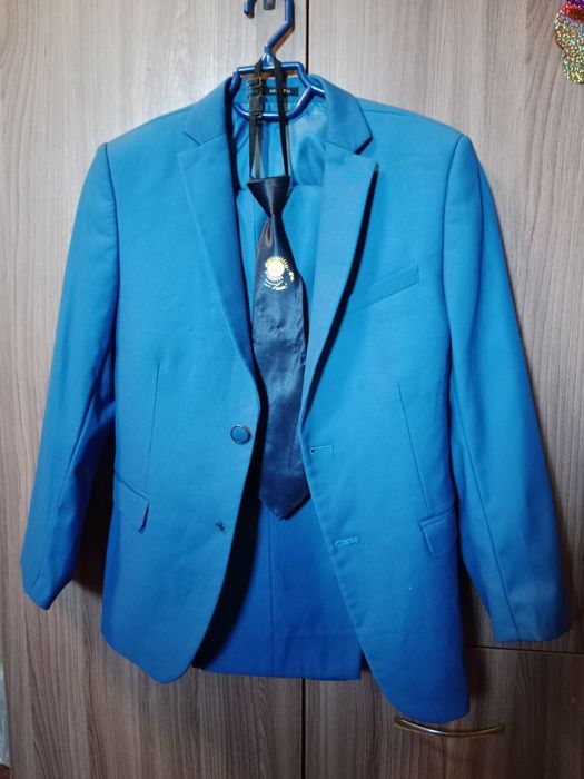 Школьный  костюм