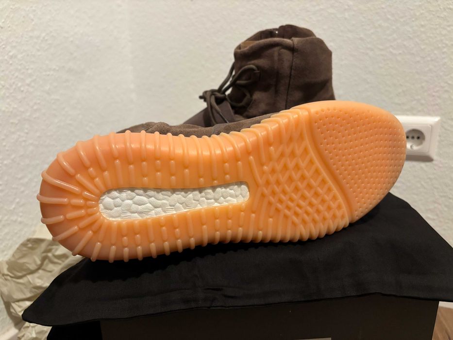 Yeezy Boost 750 BY2456 Чисто нови