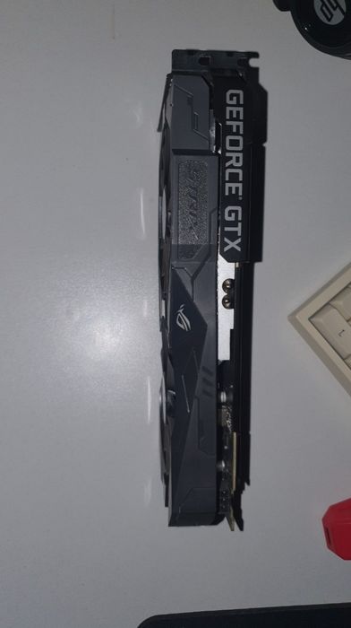 GTX 1650 Asus Rog STRIX 4gb