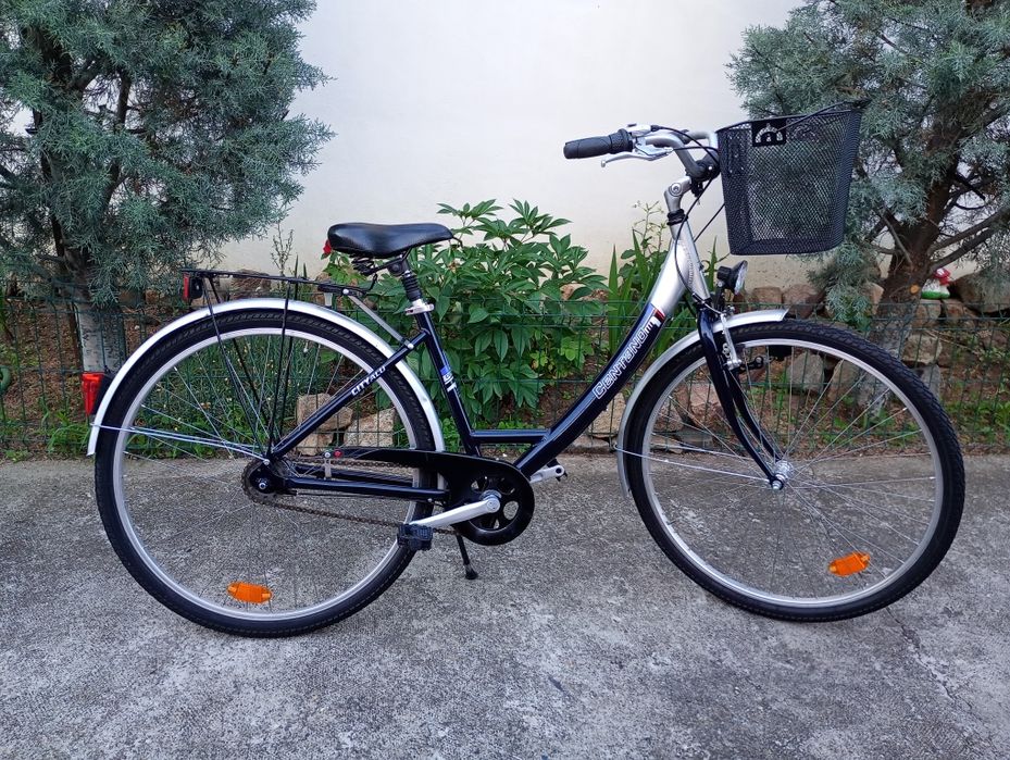 Vând bicicletă damă CENTANO,roți 28,cu 3 viteze Nexus,frână picior !