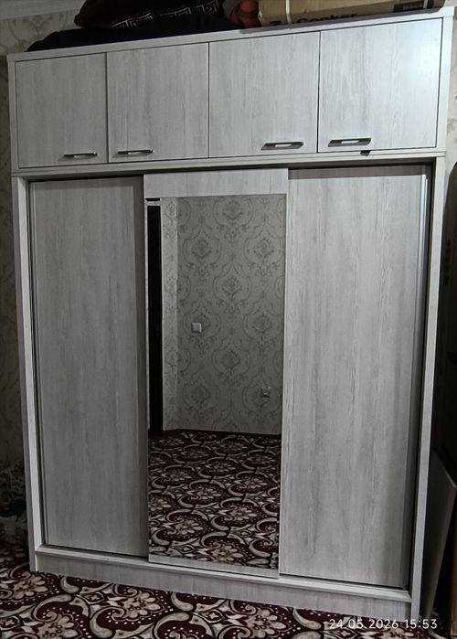 Продается белый  шкаф