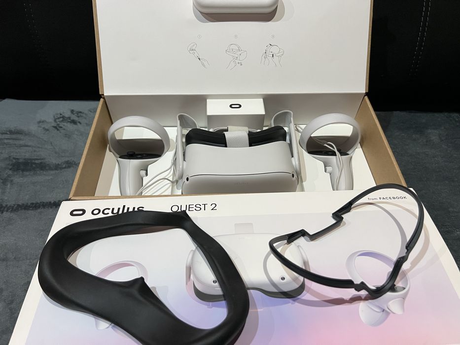 Vand Oculus QUEST 2 folositi foarte putin si in stare buna. 256GB