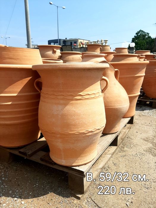 Глинени делви и саксии