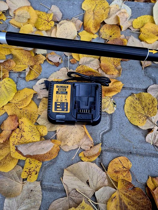 Dewalt Masina de tuns gard viu DCMPH566N