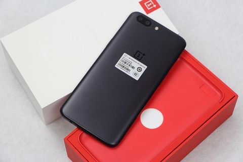 Продам One Plus A5000 Black 6/64 GB В хорошем состоянии.!