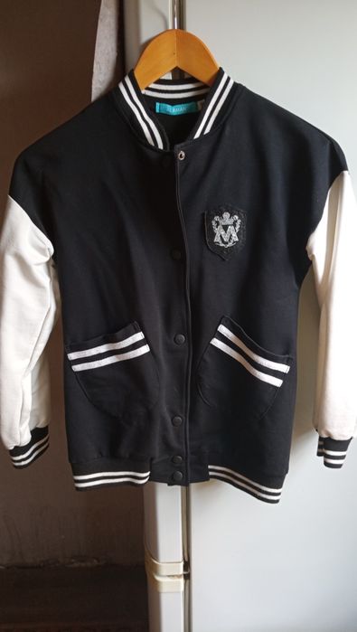 Школьный бомбер на девочку